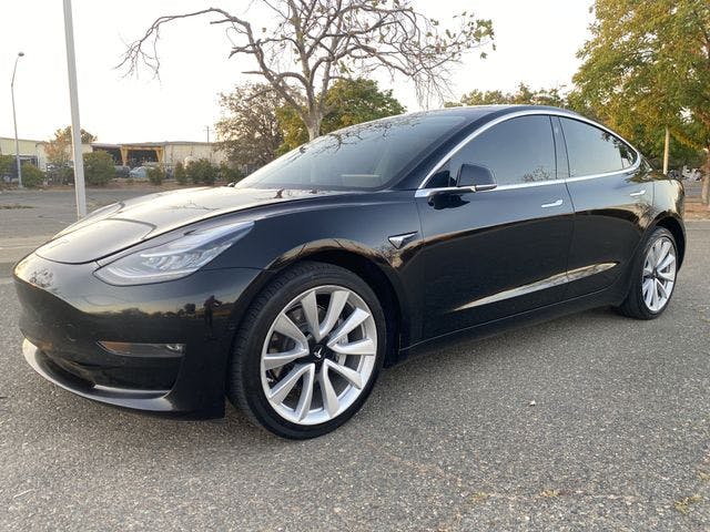 2018-Tesla-Model 3-1.jpg